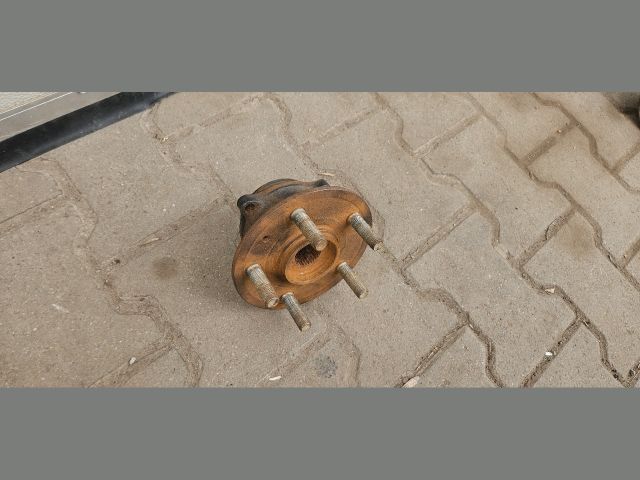 bontott TESLA MODEL S Jobb hátsó Kerékagy