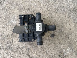 bontott TESLA MODEL S Vízpumpa