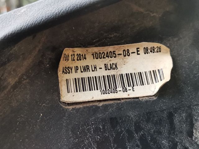 bontott TESLA MODEL S Bal Alsó Műszerfal Burkolat