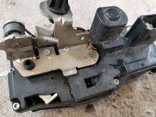 bontott TESLA MODEL S Bal első Ajtózár