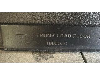 bontott TESLA MODEL S Csomagtér Kárpit