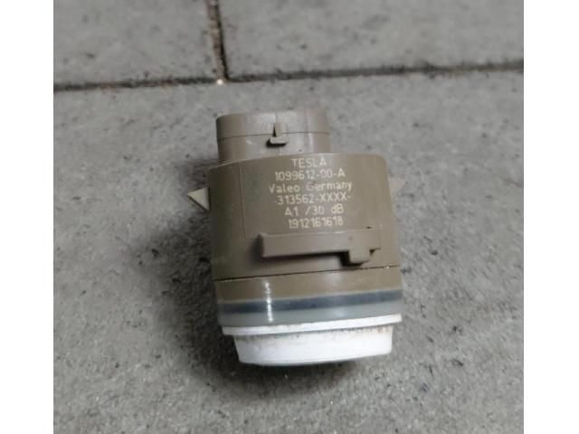 bontott TESLA MODEL S Első Tolatóradar Fej