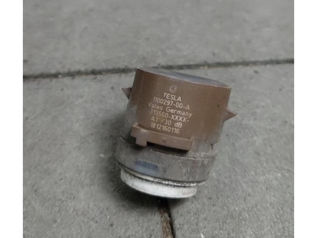 bontott TESLA MODEL S Első Tolatóradar Fej