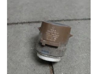 bontott TESLA MODEL S Első Tolatóradar Fej