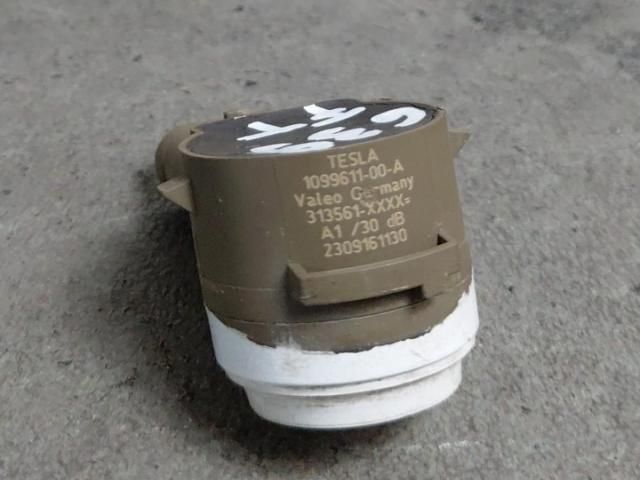 bontott TESLA MODEL S Első Tolatóradar Fej