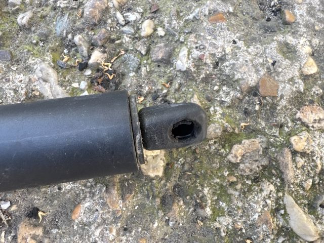 bontott TESLA MODEL S Gázrugós Kitámasztó Teleszkóp Csomagtérajtó Jobb