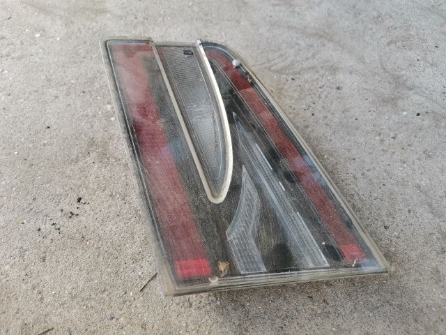 bontott TESLA MODEL S Jobb Belső Hátsó Lámpa