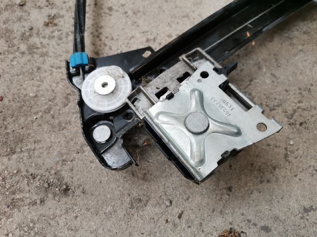 bontott TESLA MODEL S Jobb első Ablakemelő Szerkezet (Elektromos)