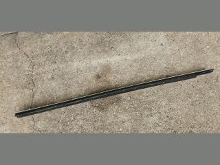 bontott TESLA MODEL S Jobb első Ajtó Díszléc