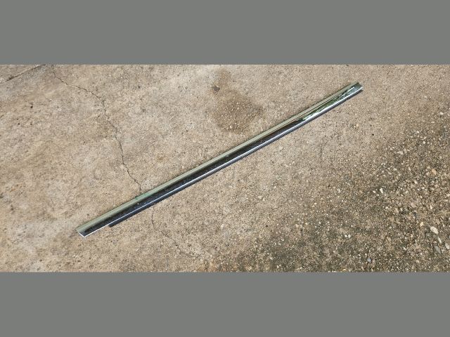 bontott TESLA MODEL S Jobb első Ajtó Díszléc