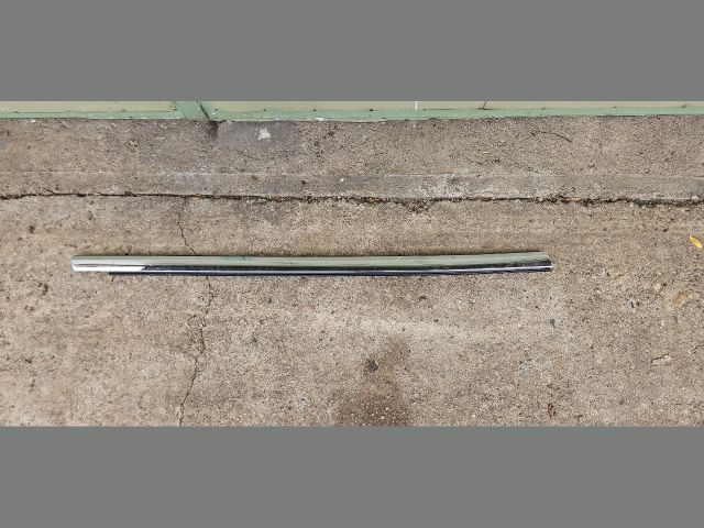 bontott TESLA MODEL S Jobb első Ajtó Díszléc