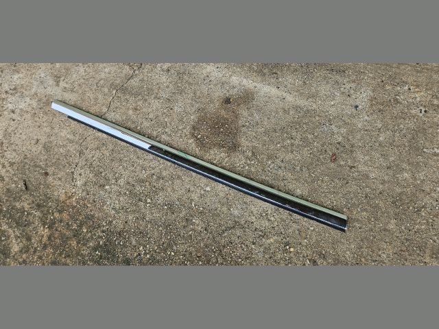 bontott TESLA MODEL S Jobb első Ajtó Díszléc