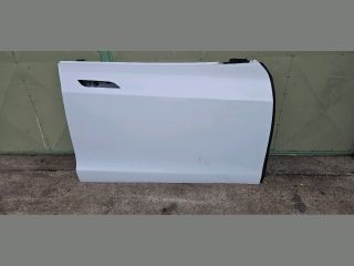 bontott TESLA MODEL S Jobb első Ajtó (Üres lemez)