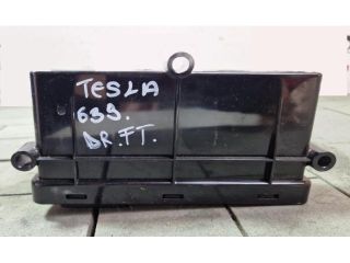 bontott TESLA MODEL S Jobb első Ajtó Vezérlőegység