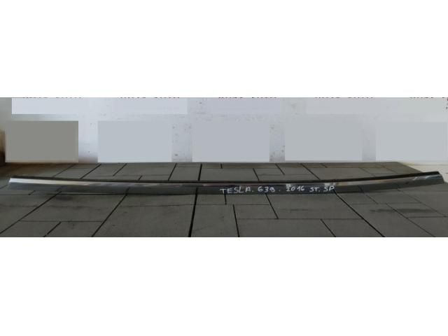 bontott TESLA MODEL S Jobb első Vízlehúzó Gumicsík