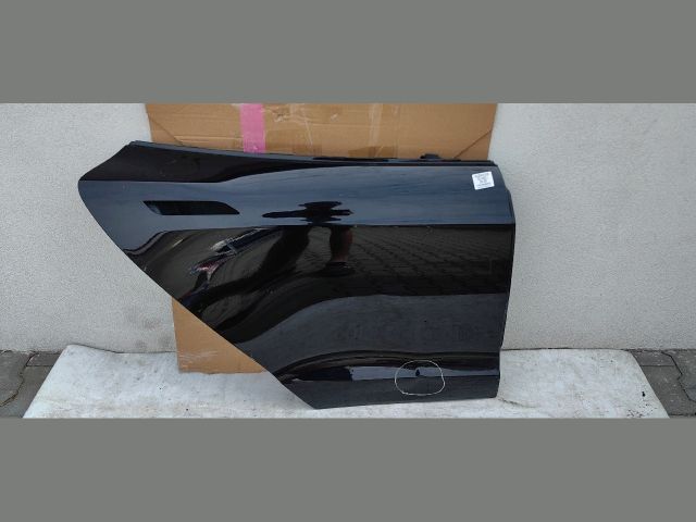 bontott TESLA MODEL S Jobb hátsó Ajtó (Üres lemez)