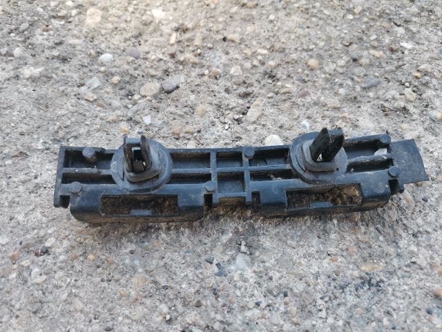 bontott TESLA MODEL S Jobb hátsó Lökhárító Tartó (Műanyag)