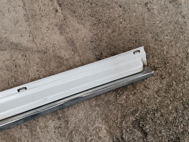 bontott TESLA MODEL S Jobb Küszöb