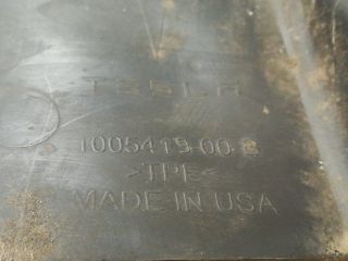 bontott TESLA MODEL S Kábelcsatorna Fedél