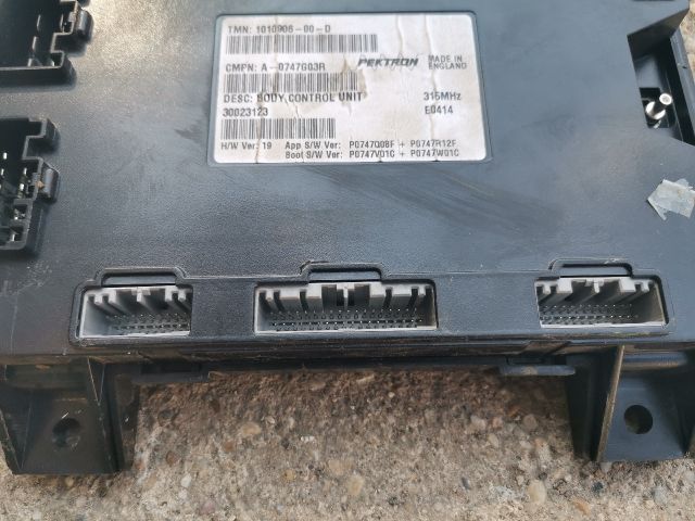 bontott TESLA MODEL S Komfort Elektronika