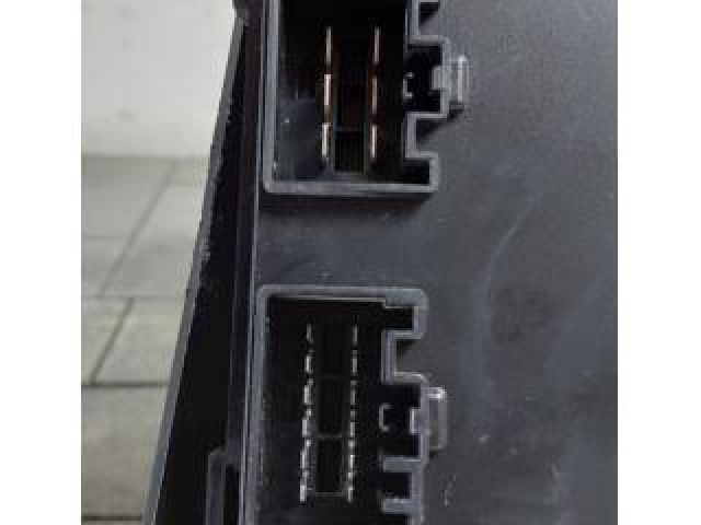 bontott TESLA MODEL S Komfort Elektronika