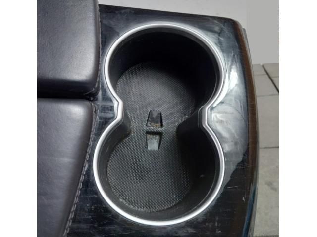 bontott TESLA MODEL S Könyöklő