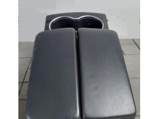 bontott TESLA MODEL S Könyöklő