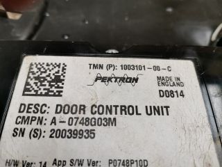 bontott TESLA MODEL S Központizár Elektronika