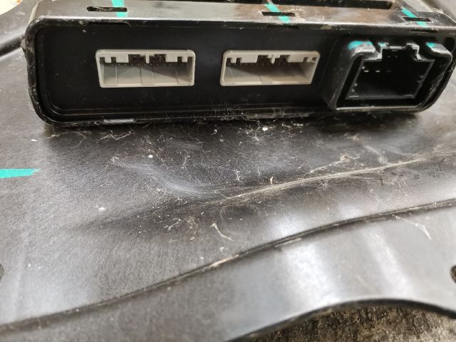 bontott TESLA MODEL S Központizár Elektronika