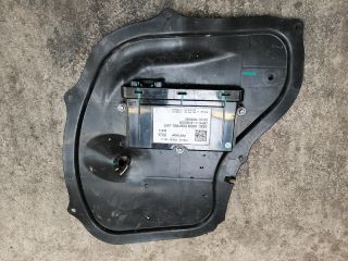 bontott TESLA MODEL S Központizár Elektronika