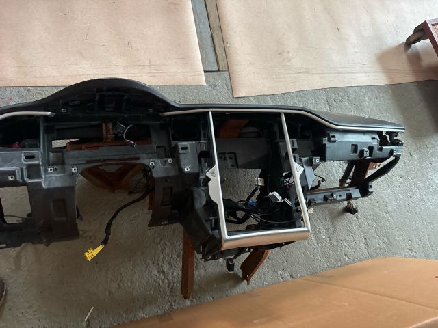 bontott TESLA MODEL S Műszerfal Héj