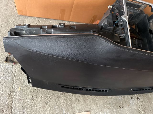 bontott TESLA MODEL S Műszerfal Héj