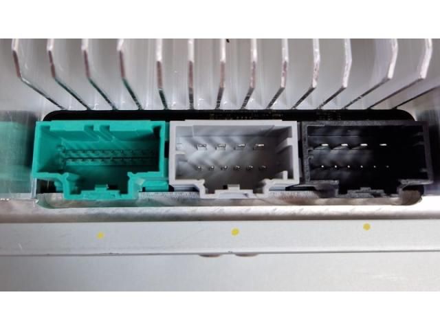 bontott TESLA MODEL S Navigációs Fejegység