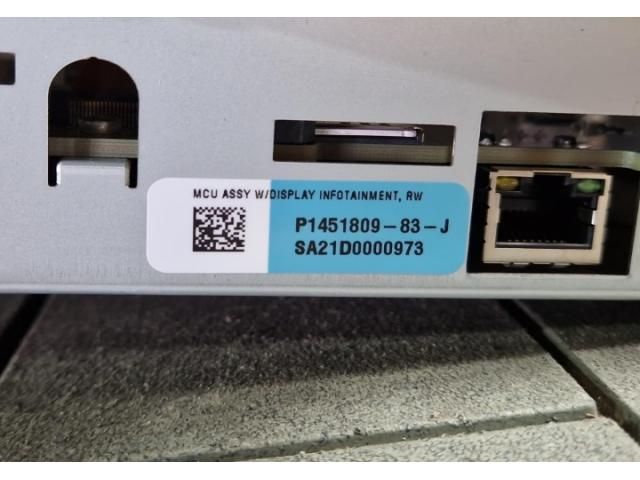 bontott TESLA MODEL S Navigációs Fejegység