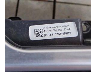 bontott TESLA MODEL S Navigációs Fejegység