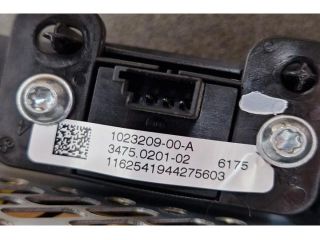 bontott TESLA MODEL S Navigációs Fejegység