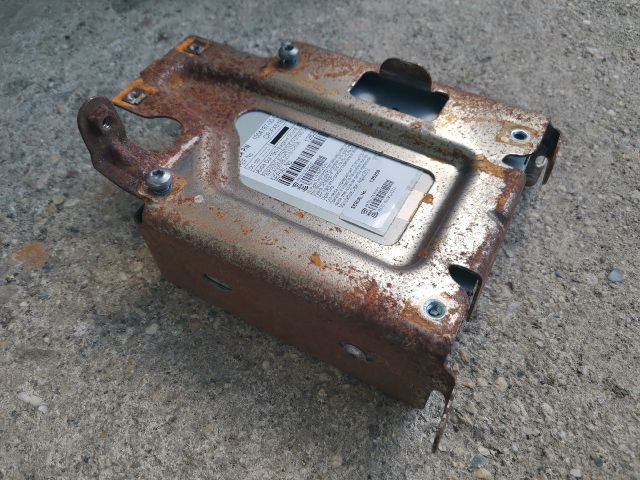 bontott TESLA MODEL S Rádió / CD