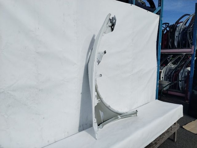 bontott TESLA Model Y Bal első Sárvédő