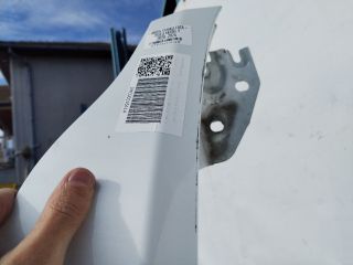 bontott TESLA Model Y Bal első Sárvédő