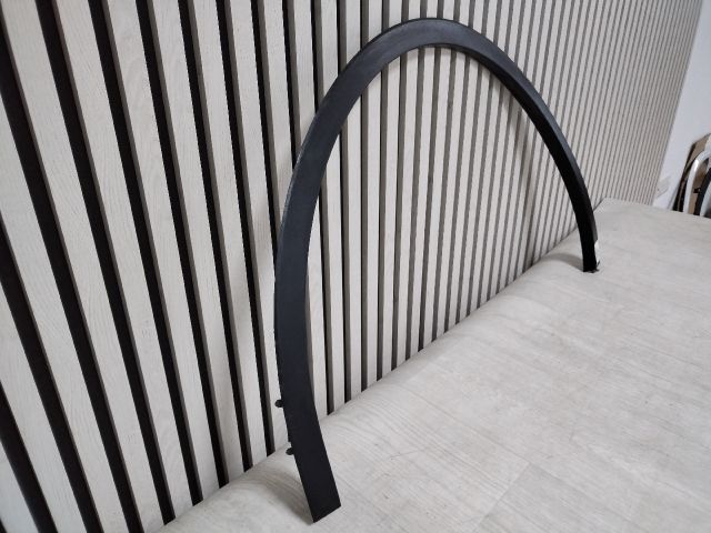 bontott TESLA Model Y Bal Levélrács Záróvég