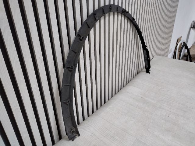 bontott TESLA Model Y Bal Levélrács Záróvég