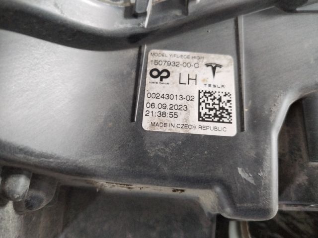 bontott TESLA Model Y Bal Nappali Menetfény