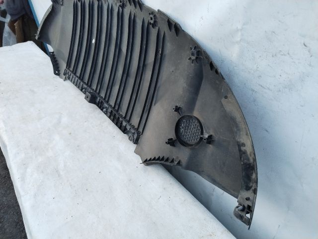 bontott TESLA Model Y Első Lökhárító Alsó Tálca