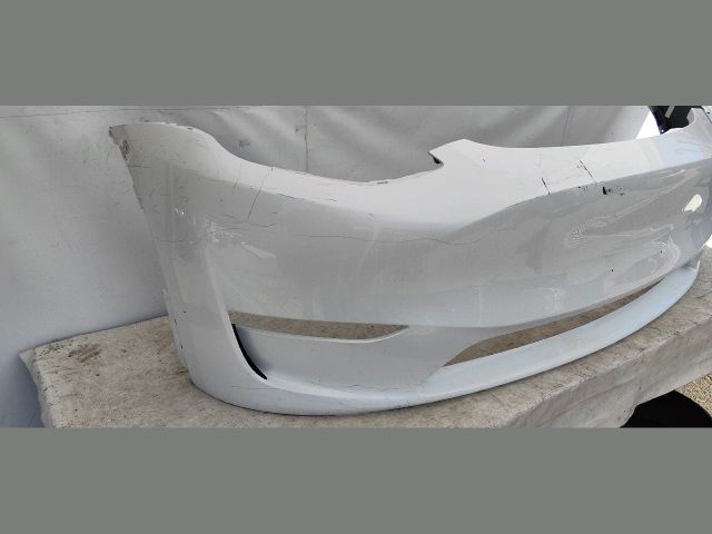 bontott TESLA Model Y Első Lökhárító (Üresen)