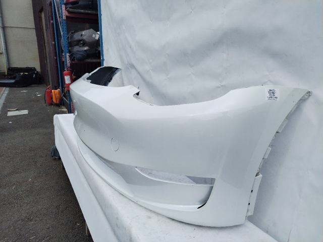 bontott TESLA Model Y Első Lökhárító (Üresen)