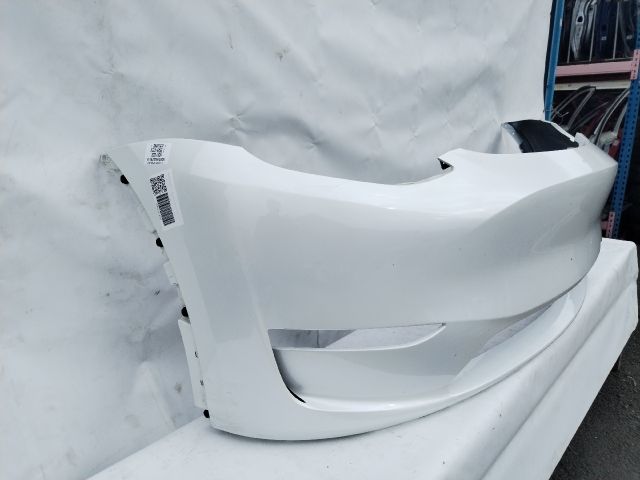 bontott TESLA Model Y Első Lökhárító (Üresen)