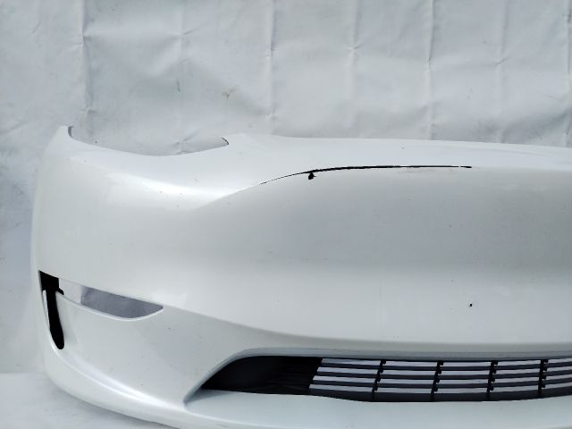 bontott TESLA Model Y Első Lökhárító (Üresen)