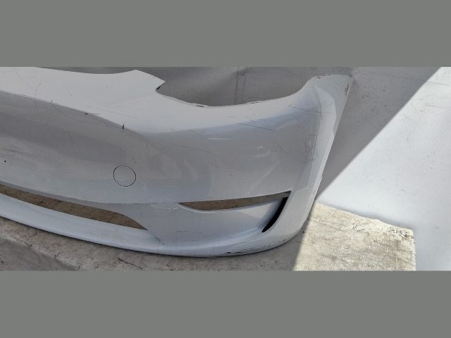 bontott TESLA Model Y Első Lökhárító (Üresen)