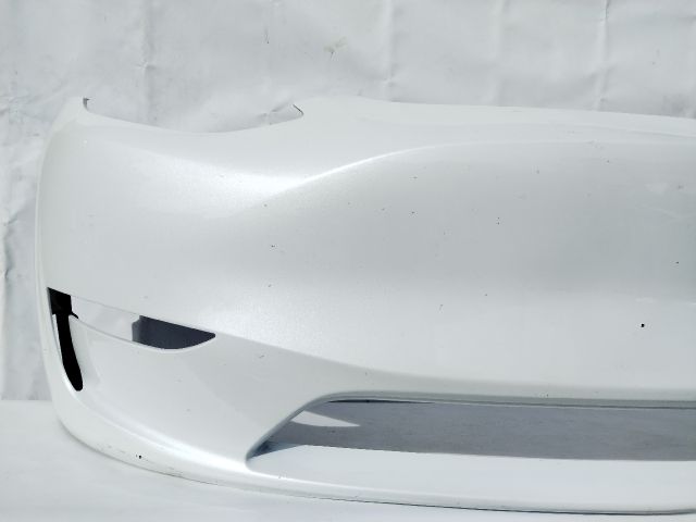 bontott TESLA Model Y Első Lökhárító (Üresen)