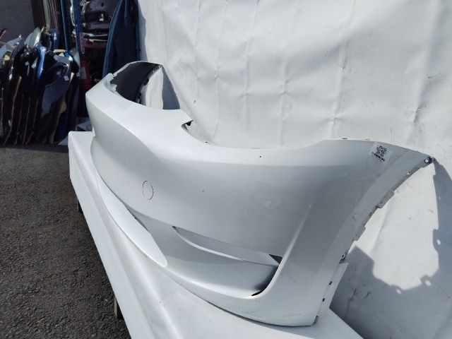 bontott TESLA Model Y Első Lökhárító (Üresen)